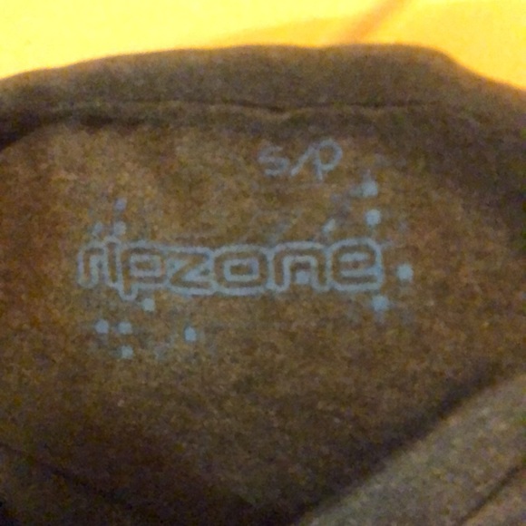 Ripzone boarding Tshirt - Picture 3 of 3